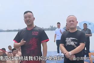 ?小狗撒尿？追梦单腿维持平衡有丶东西